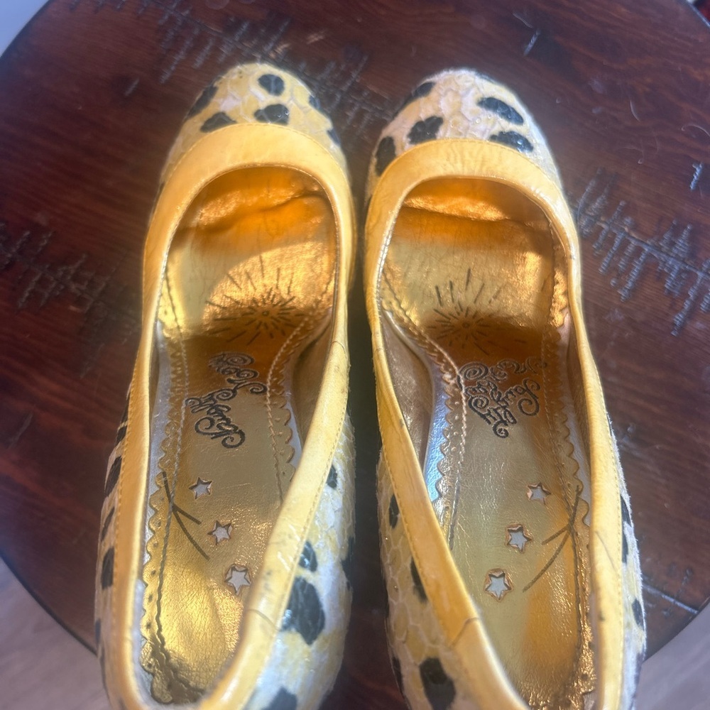 Naughty Monkey Yellow & Leopard Print Heels – Size 6.5 - Picture 4 of 7